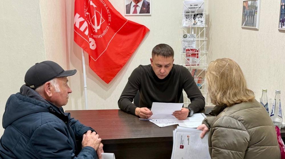 Красные в Ульяновске! Комсомольцы и активисты Заволжского районного отделения КПРФ провели встречу с работниками «Авиастара»