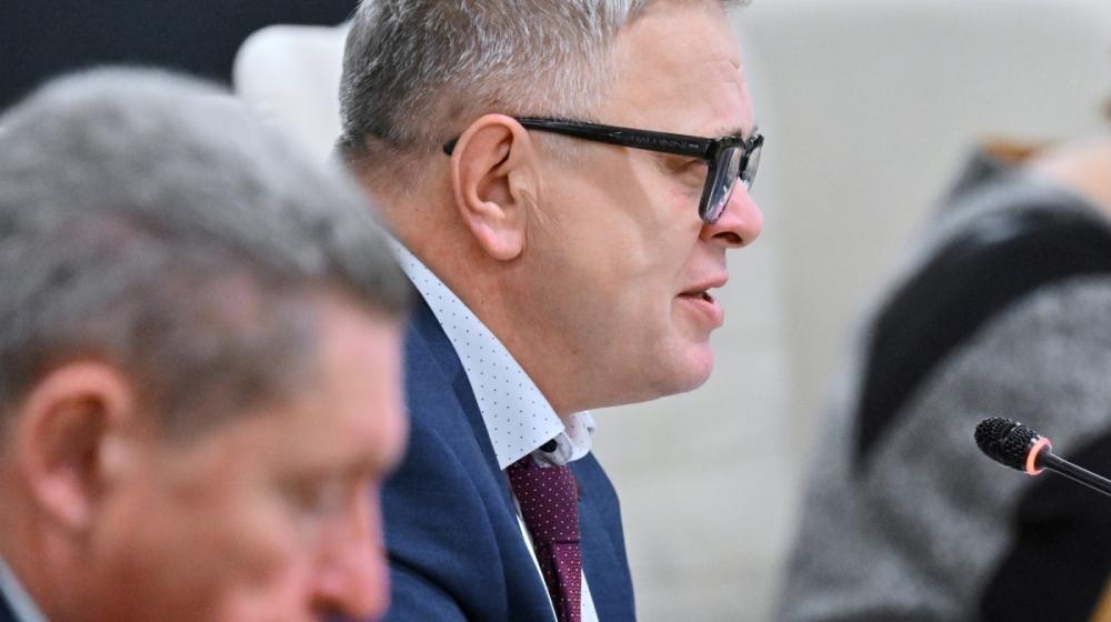 Ряд важных законов, принятых региональным парламентом, прокомментировал зампредседателя Мособлдумы Александр Наумов