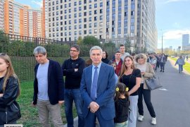 Иван Мельников попал в огромную очередь на избирательном участке