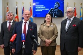 Геннадий Зюганов открыл выставку «Солдат эпохи. К 100-летию со дня рождения Фиделя Кастро» в РГСУ
