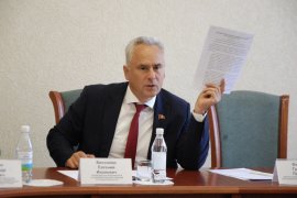 Евгений Бессонов: «Идет война, а кто-то ввозит в Россию суперкары за сотни миллионов рублей»