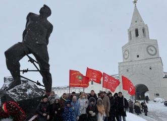 Коммунисты Татарстана почтили память Мусы Джалиля в день его 120-летия