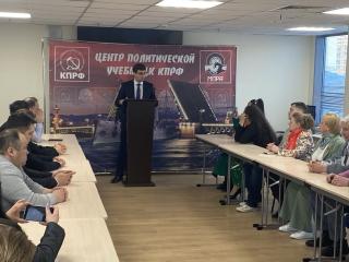 В Ленинграде вручили дипломы выпускникам 11-го потока профсоюзной школы