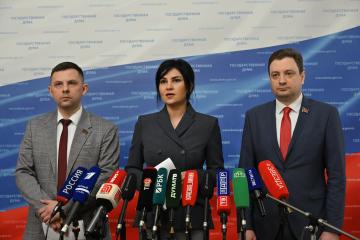 М.Н. Прусакова, О.А. Михайлов и Г.П. Камнев выступили перед журналистами в Госдуме