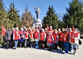 Подмосковные коммунисты: Имя Ленина в наших делах