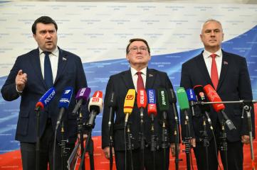 Н.Н. Иванов, О.А. Лебедев и Е.И. Бессонов выступили перед журналистами в Госдуме