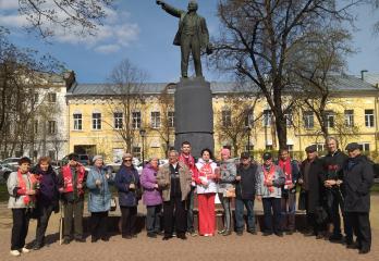 Возложение цветов к памятнику В.И. Ленину в Калуге стало административным правонарушением