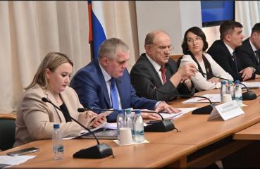 Битва за интеллект на круглом столе КПРФ: как Россия планирует возвращать технологический суверенитет