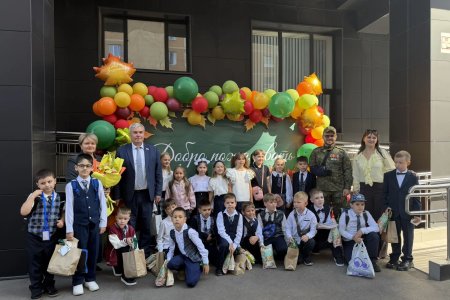 В добрый путь, будущее России: Московский областной комитет КПРФ провел масштабную акцию поддержки школьников и педагогов в День знаний