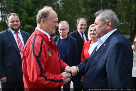 Фоторепортаж: Геннадий Зюганов посетил городские округа Лосино-Петровский, Щёлково, Фрязино