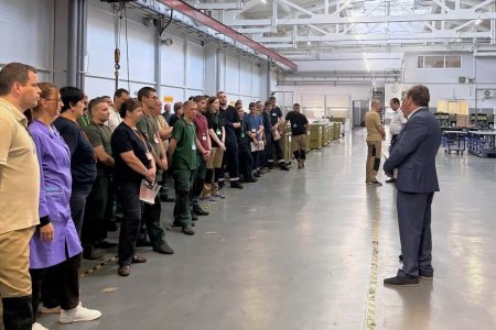 Визит Дмитрия Новикова на Ставрополье начался посещением предприятия по производству электрооборудования