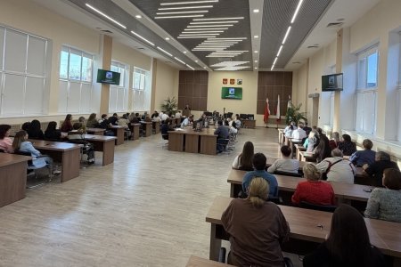 Воронежская область. Депутат Обухов в Каширском районе: «Государство обязано защитить человека — от дрона над крышей до произвола в ЖКХ»