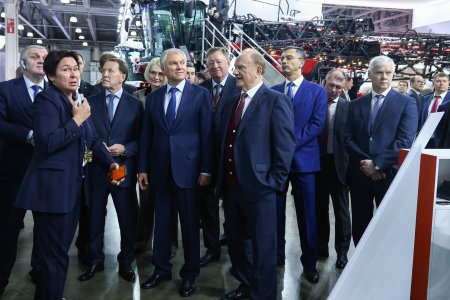 Депутаты фракции КПРФ посетили международную выставку «АГРОСАЛОН-2026»