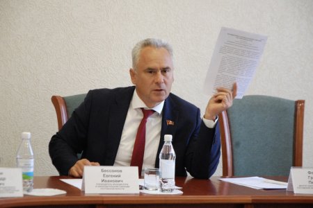 Евгений Бессонов: «Идет война, а кто-то ввозит в Россию суперкары за сотни миллионов рублей»