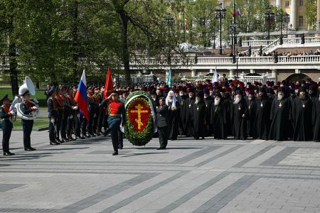Известный православный богослов дал отпор церковным либералам, посягающим на память о Победе: Надо разобраться от чьего лица вещают некоторые люди в рясах