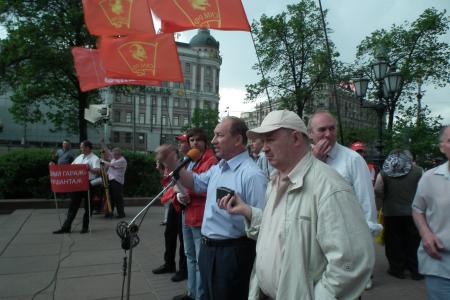 «В результате мы получили только снесенные гаражи, машины во дворах и нарушенные права москвичей». Протестный митинг в Москве