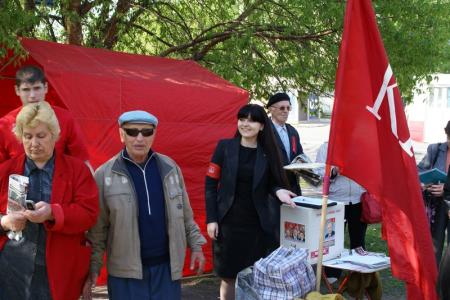 Новосибирск. Народный референдум в Кировском районе: Затулинка окрасилась в красный цвет