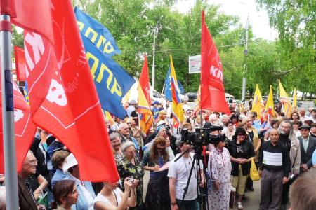 Мы все, взявшись за руки, будем добиваться честных выборов ради наших детей и внуков!