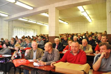 Из хроники партийной жизни коммунистов Санкт-Петербурга: Совещание секретарей первичек, Народный референдум в Московском районе, конференция - в Центральном