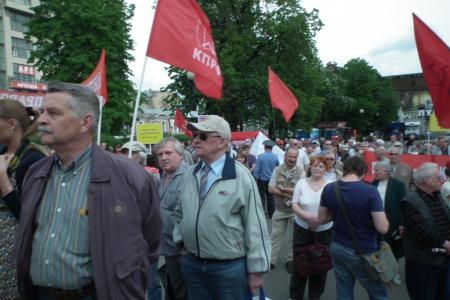 «Правда» о протестной акции КПРФ в Москве: «Нет – произволу в гаражной сфере!» 