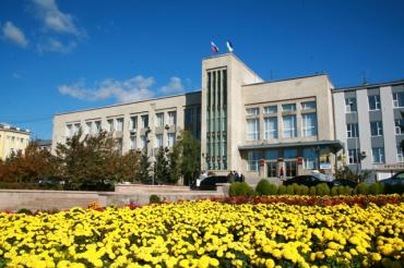 Лидер коммунистов Бурятии В.М.Мархаев потребовал отставки мэра и администрации Улан-Удэ, а также депутатов Горсовета