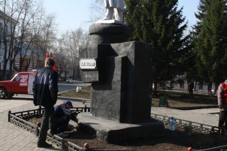 Новосибирск: В Первомайке прошел Ленинский субботник