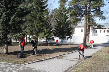 Новосибирск: В Первомайке прошел Ленинский субботник