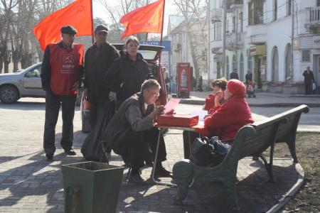 Новосибирск: В Первомайке прошел Ленинский субботник