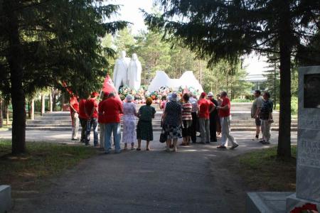 Новосибирская область: Митинг памяти в Краснозёрском 