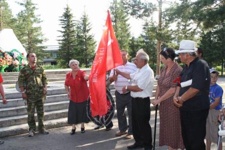 Новосибирская область: Митинг памяти в Краснозёрском 