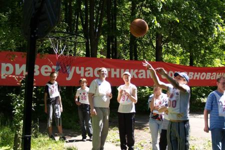 Коммунисты Пролетарского района Тулы провели традиционный праздник для детей инвалидов