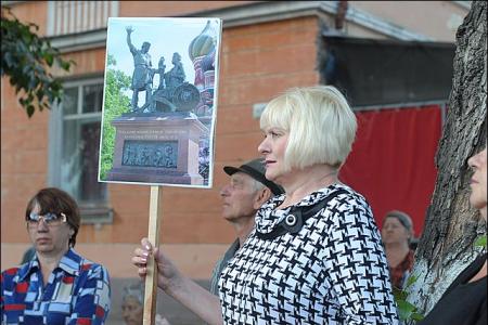 Алтайский край: Более 2 тыс. рубцовчан вступили в «Народное ополчение» в ходе митинга коммунистов