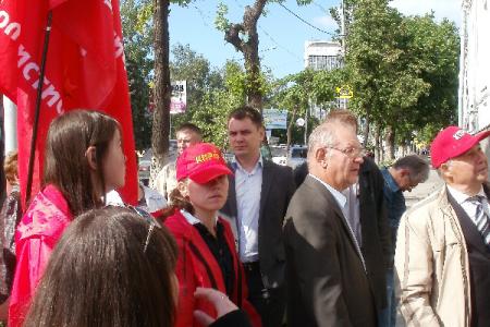 Ульяновск. Пикет «Руки прочь от советской истории!»