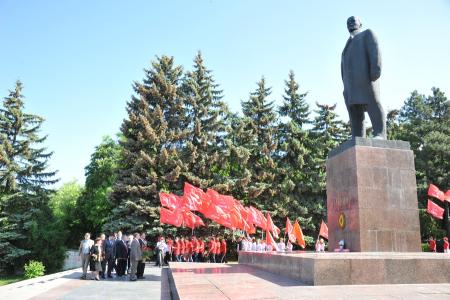 Г.А. Зюганов возложил цветы к Мемориалу  «Огонь Вечной Славы» в Пятигорске
