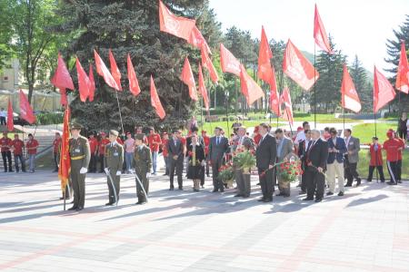 Г.А. Зюганов возложил цветы к Мемориалу  «Огонь Вечной Славы» в Пятигорске