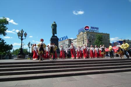«Без русского языка  не будет России!» Совместная акция  МГК КПРФ и движения «Русский лад»