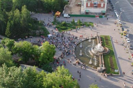 Новосибирск: Томские барабанщики «зажгли» «День Правды» 