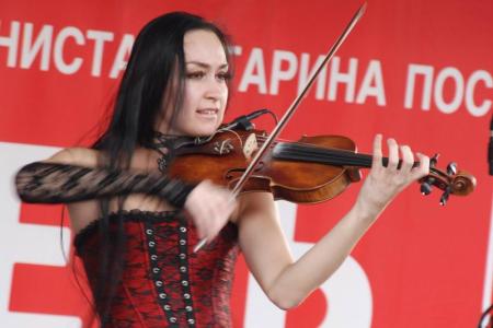 Новосибирск: Томские барабанщики «зажгли» «День Правды» 