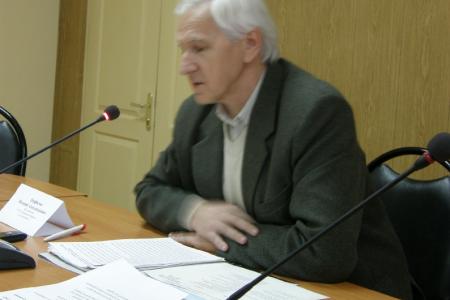 Ульяновск: Музей – мемориал Ленина. Круглый стол с острыми углами 