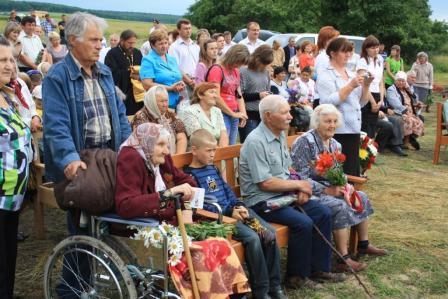 С.В. Муравленко открыл памятник в селе Красный  Май