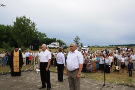 С.В. Муравленко открыл памятник в селе Красный  Май