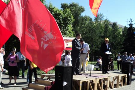 Барнаул: «Медведей», зачем-то пришедших на митинг оппозиции, выпроводили с позором