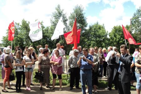 На Алтае прошел митинг в защиту прав жителей пригородных поселков