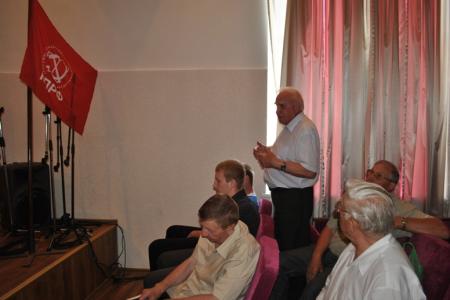 Волгоградская область: Депутаты-коммунисты приняли наказы урюпинцев