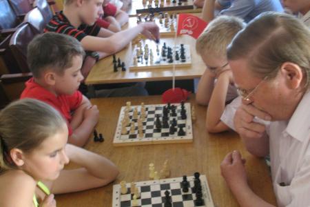 Калуга: Должны смеяться дети и в мирном мире жить!