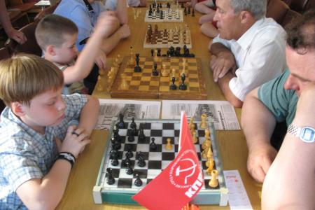 Калуга: Должны смеяться дети и в мирном мире жить!
