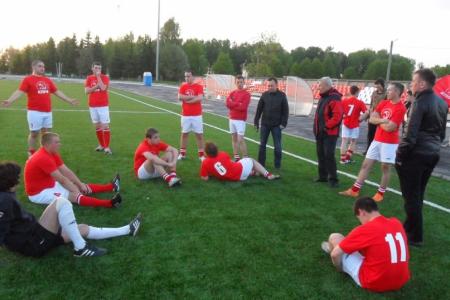 Кострома: В областном футбольном турнире принимает участие команда КПРФ