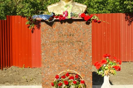 В Пензе открыт памятник Сталину