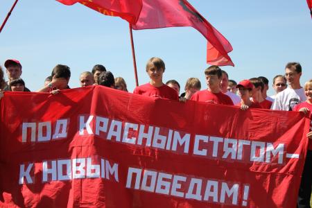 Уральские чиновники напугались комсомольцев и взяли их лагерь в полицейскую осаду