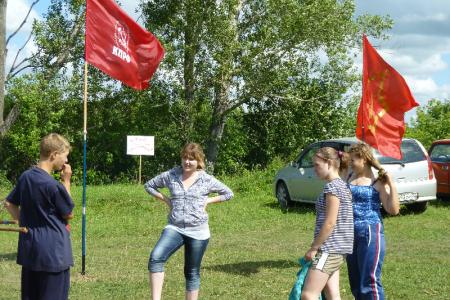 Алтайский край: в Целинном районе коммунисты и комсомольцы разбили летний палаточный лагерь 